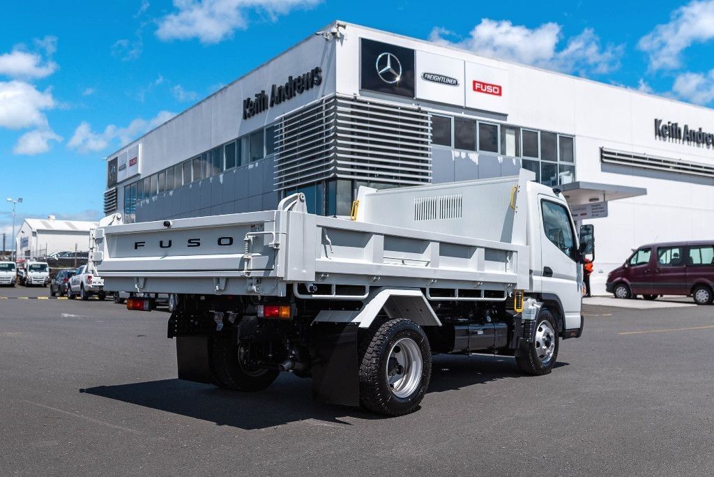2024 FUSO Canter 816T Tipper + 2 Way Tailgate 