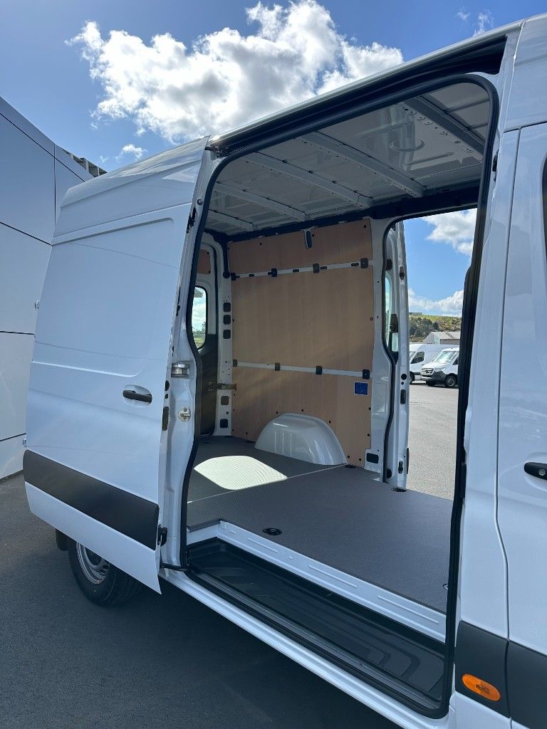 2024 Mercedes-Benz Sprinter 317 MWB Panel Van RWD