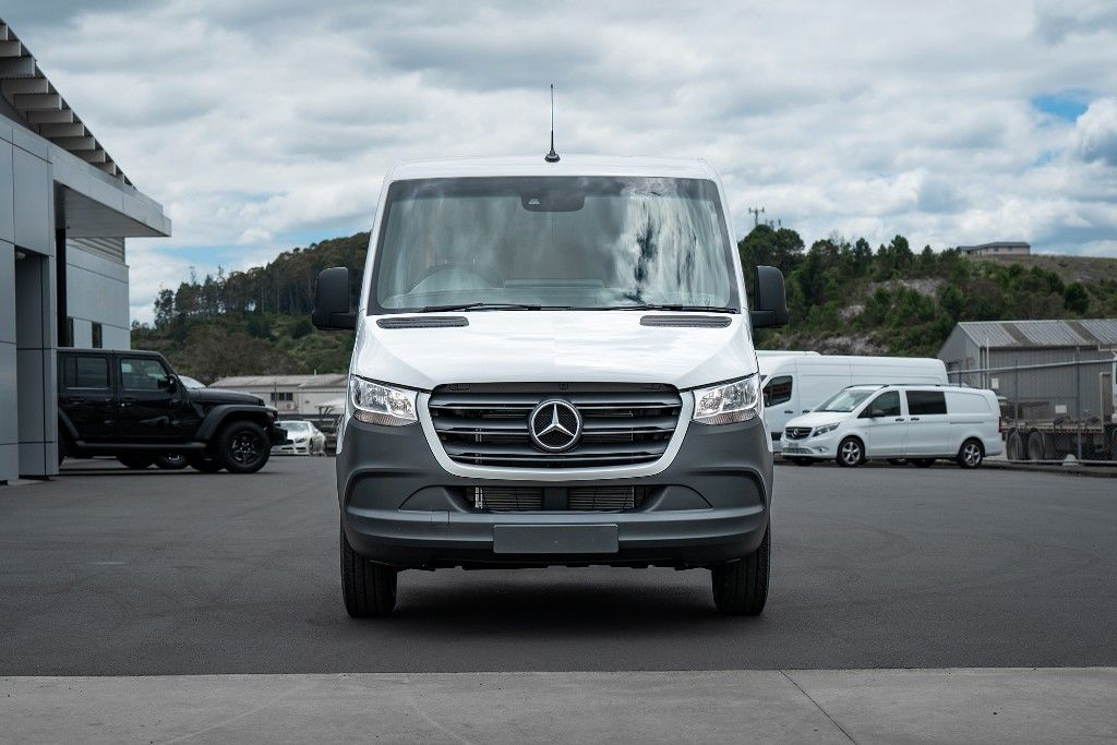 2024 Mercedes-Benz 415 MWB Cab Chassis FWD 