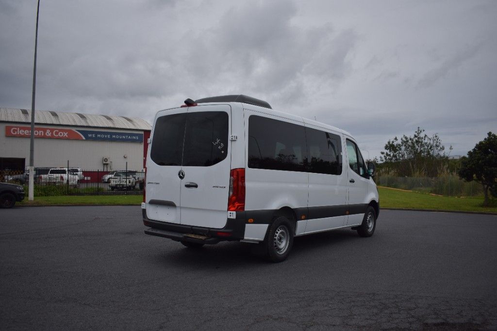 2024 Mercedes-Benz Sprinter 315 MWB Minibus RWD 