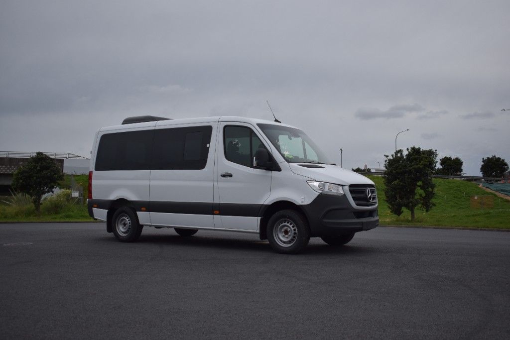 2024 Mercedes-Benz Sprinter 315 MWB Minibus RWD 