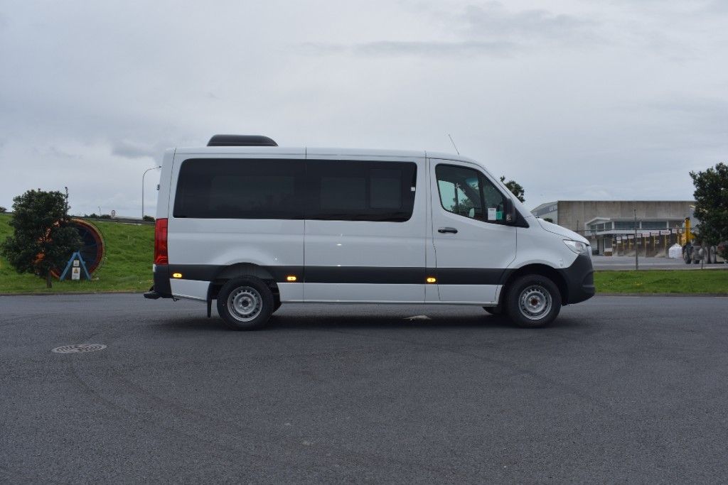 2024 Mercedes-Benz Sprinter 315 MWB Minibus RWD 