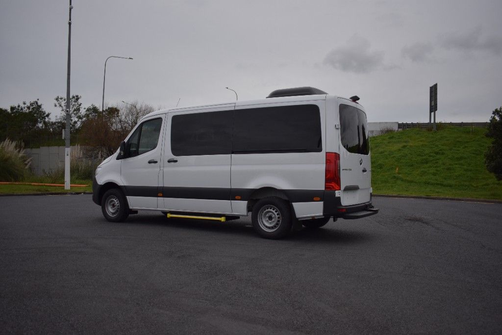 2024 Mercedes-Benz Sprinter 315 MWB Minibus RWD 