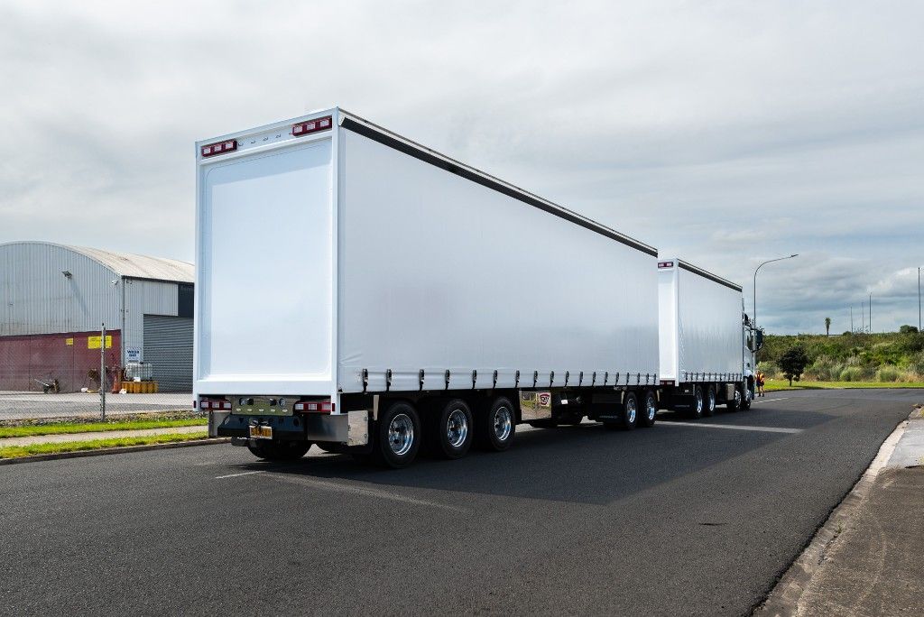 2024 Arocs 3258l curtainsider with 5 axle trailer 