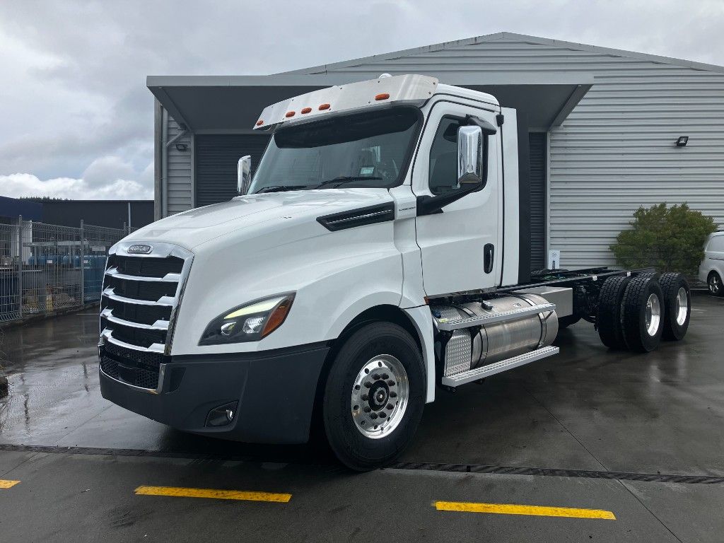 2025 Freightliner Cascadia 126 6x4 Logger Spec