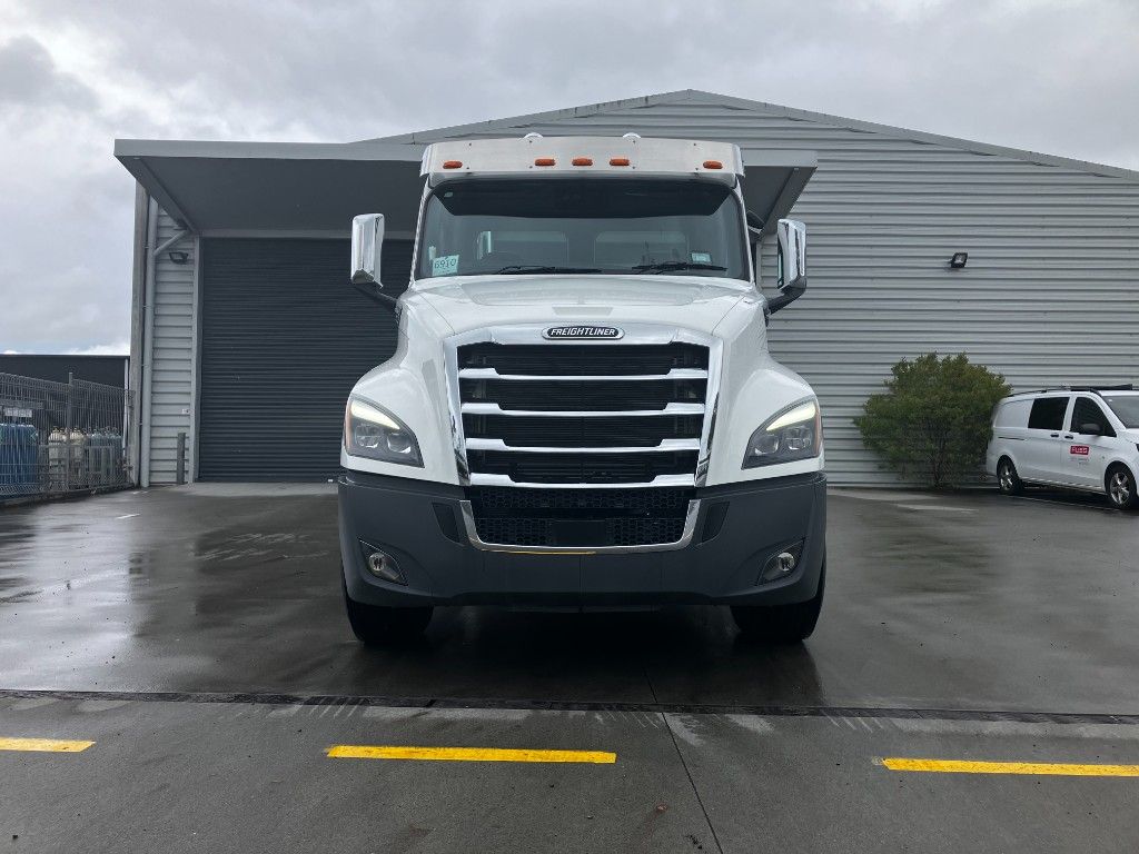 2025 Freightliner Cascadia 126 6x4 Logger Spec