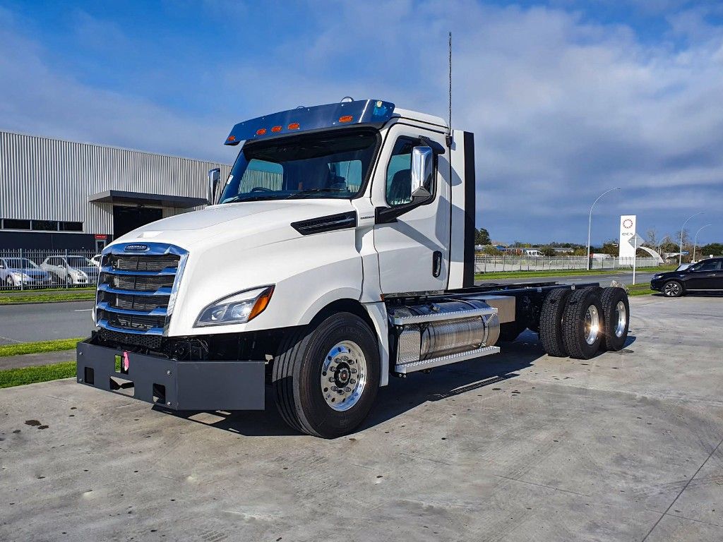 2025 Freightliner Cascadia 126 6x4 Logger Spec