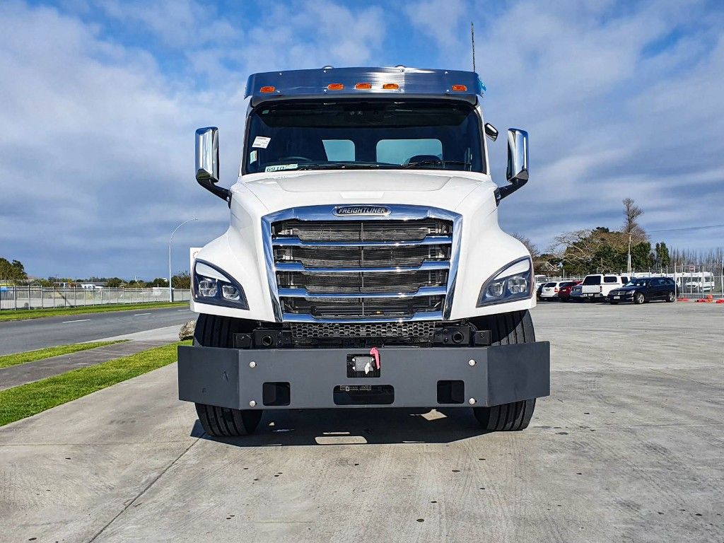 2025 Freightliner Cascadia 126 6x4 Logger Spec