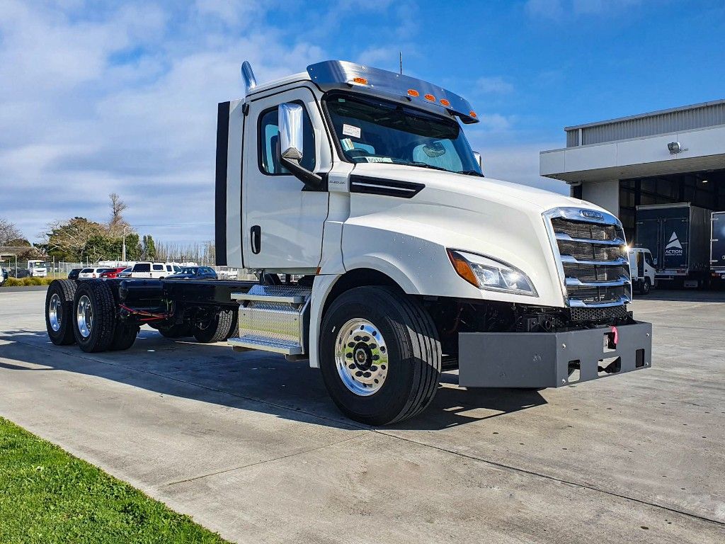 2025 Freightliner Cascadia 126 6x4 Logger Spec