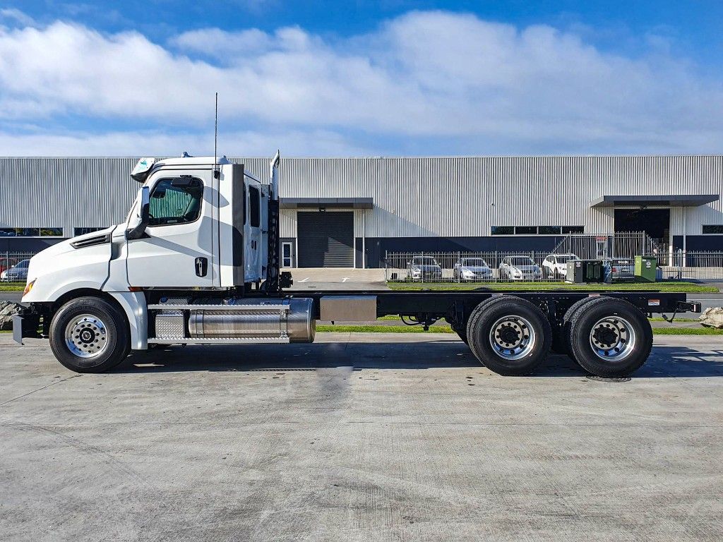 2025 Freightliner Cascadia 126 6x4 Logger Spec