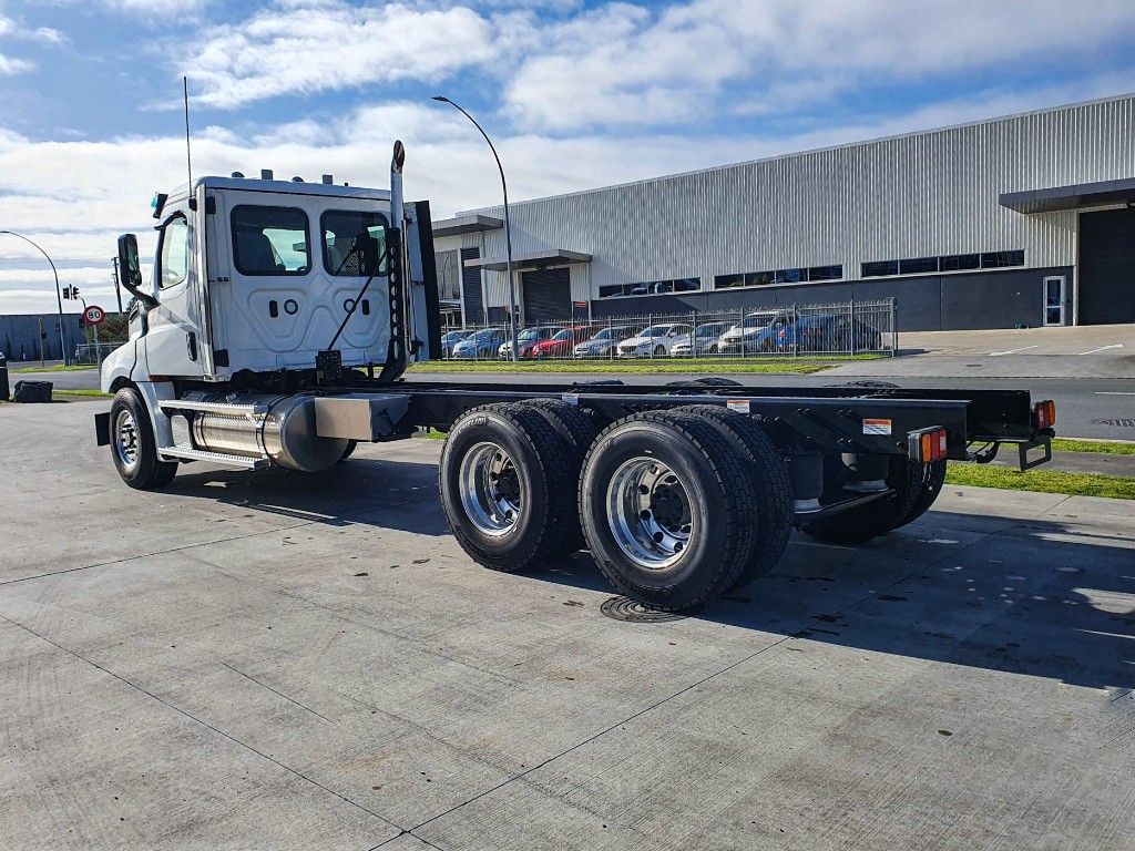 2025 Freightliner Cascadia 126 6x4 Logger Spec