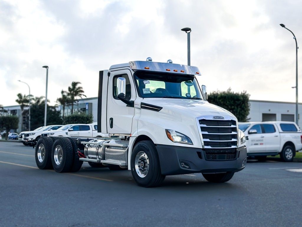 2024 Freightliner Cascadia 126 Tipper spec  