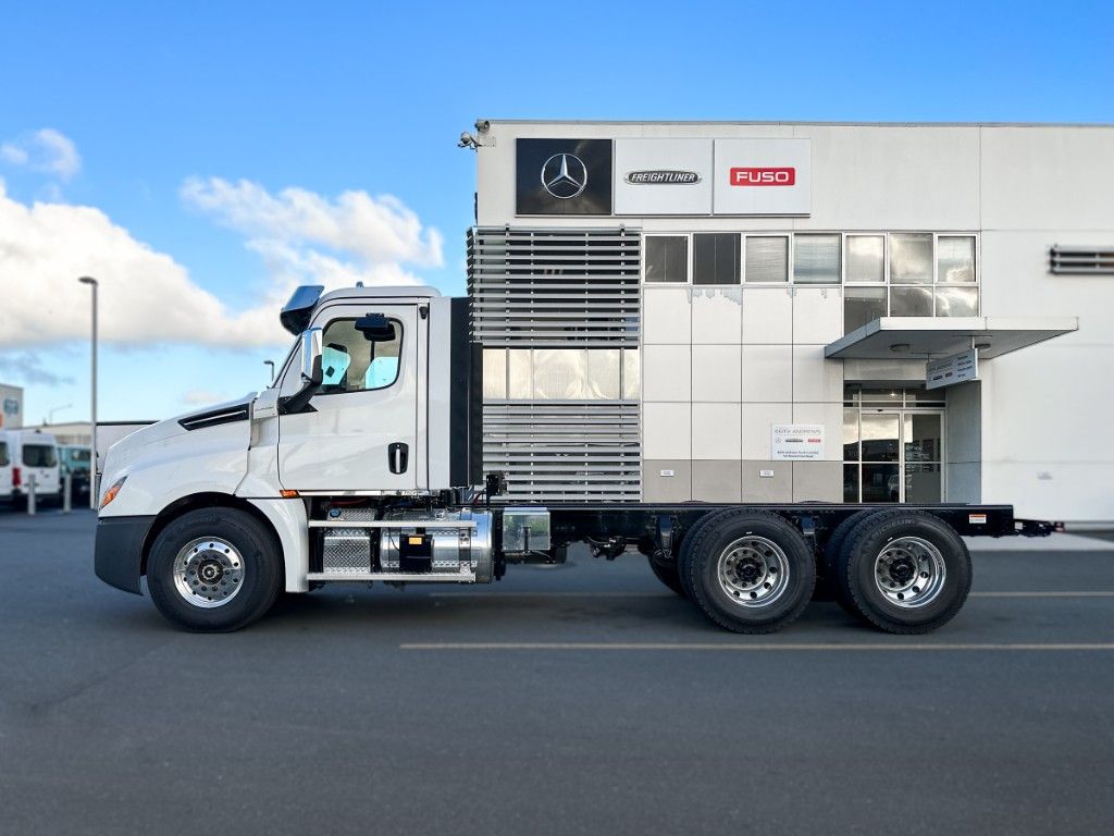 2024 Freightliner Cascadia 126 Tipper spec  