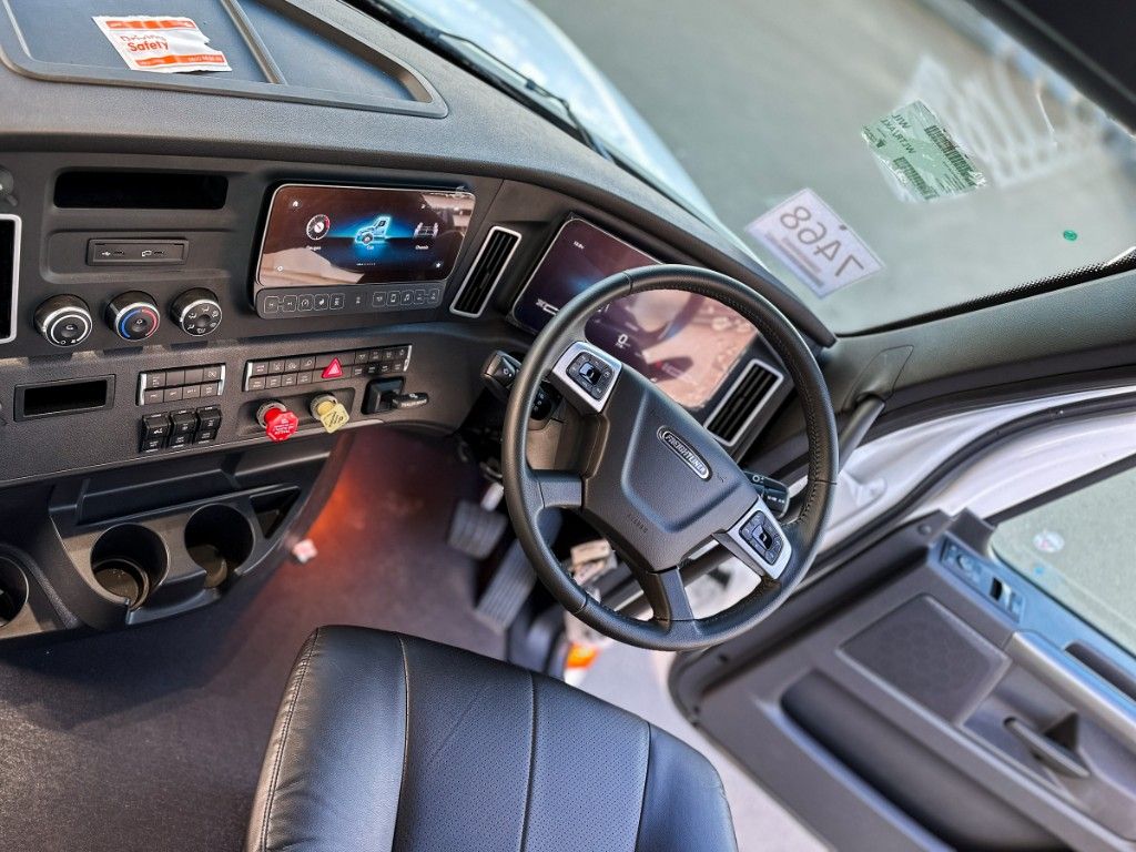 2024 Freightliner Cascadia 126 Tipper spec  