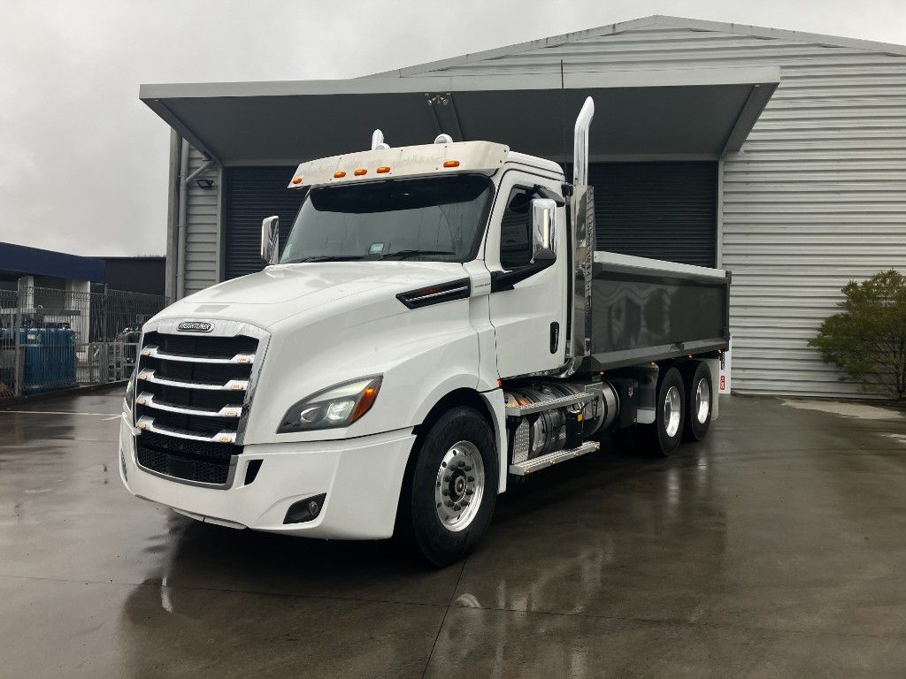 2024 Freightliner Cascadia 126 6x4 Tipper 