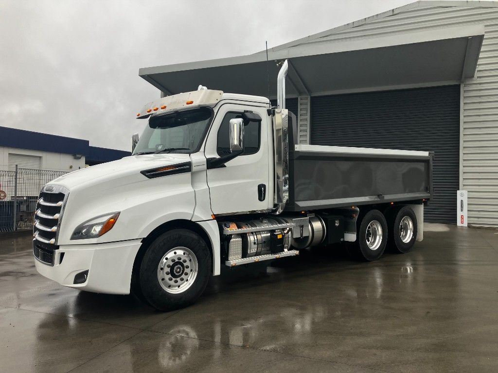 2024 Freightliner Cascadia 126 6x4 Tipper 