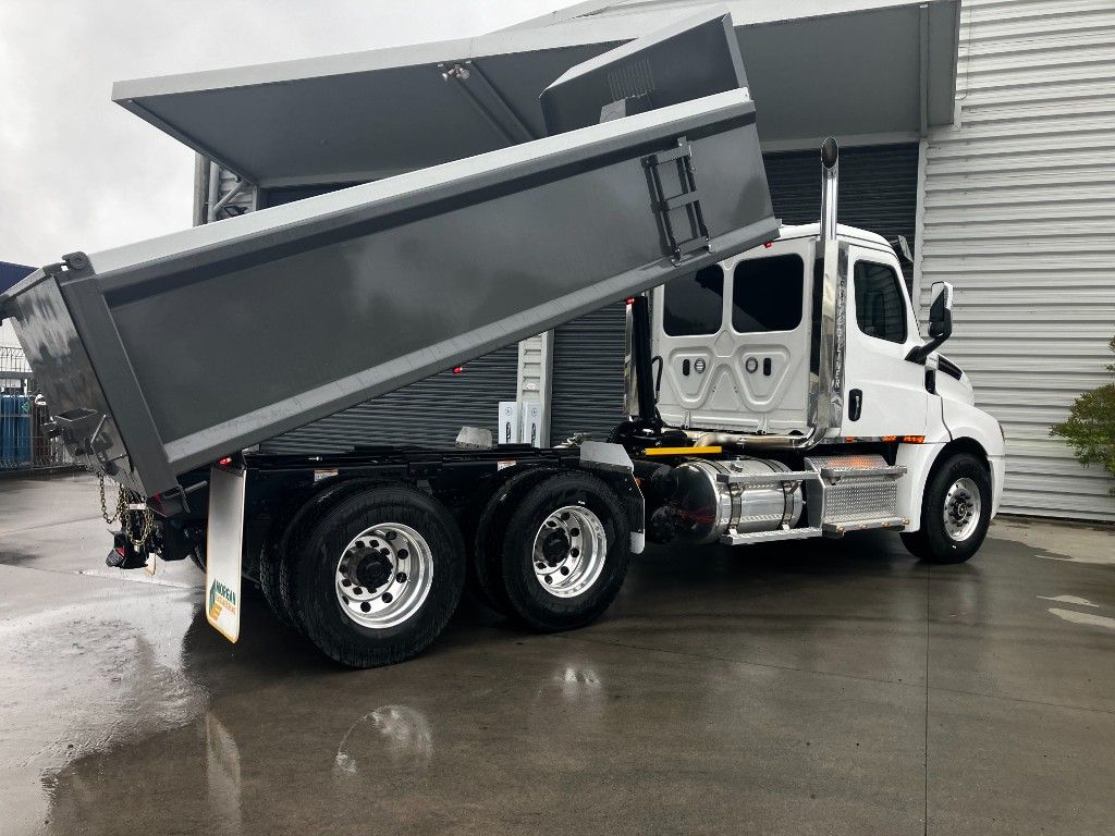 2024 Freightliner Cascadia 126 6x4 Tipper 