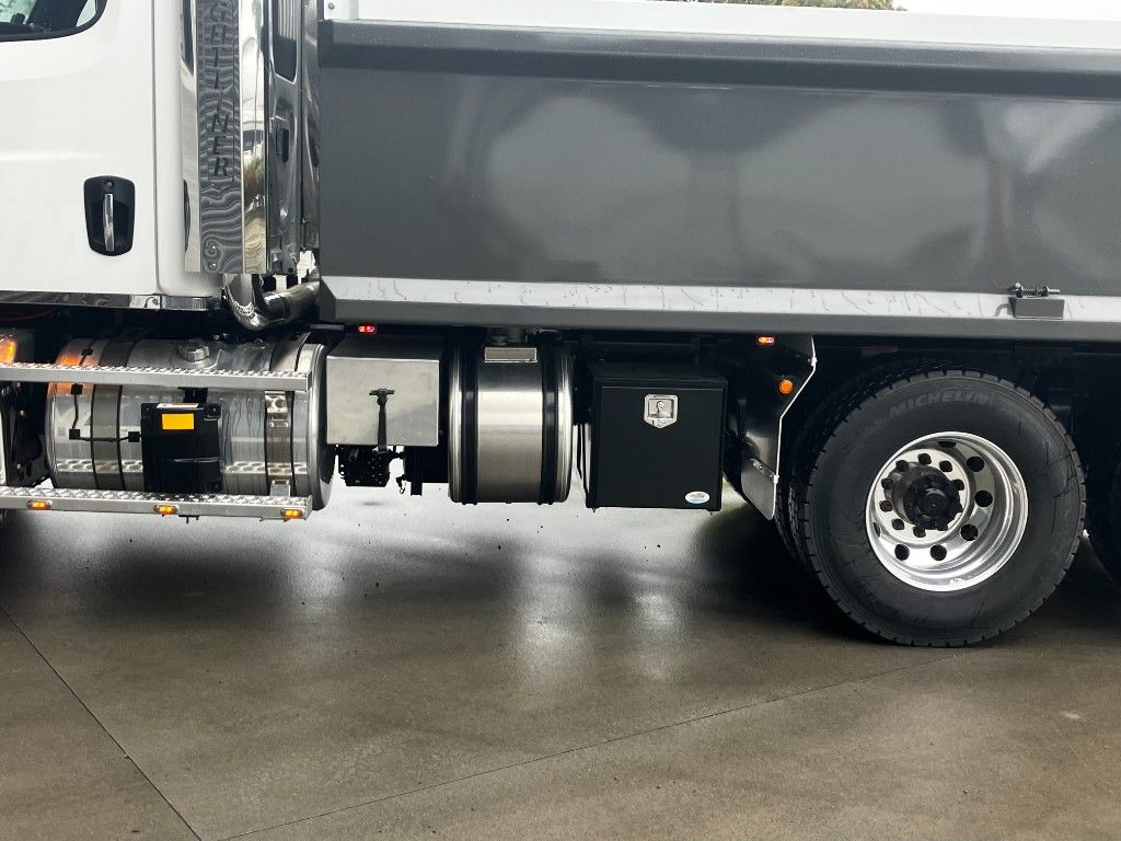 2024 Freightliner Cascadia 126 6x4 Tipper 