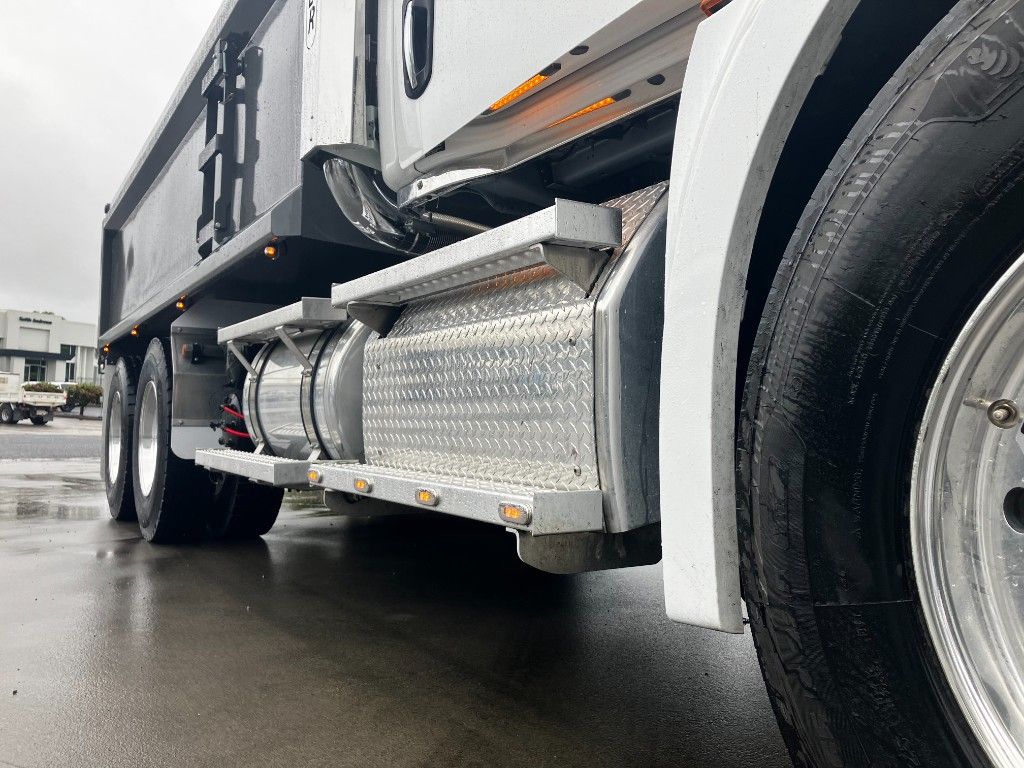 2024 Freightliner Cascadia 126 6x4 Tipper 