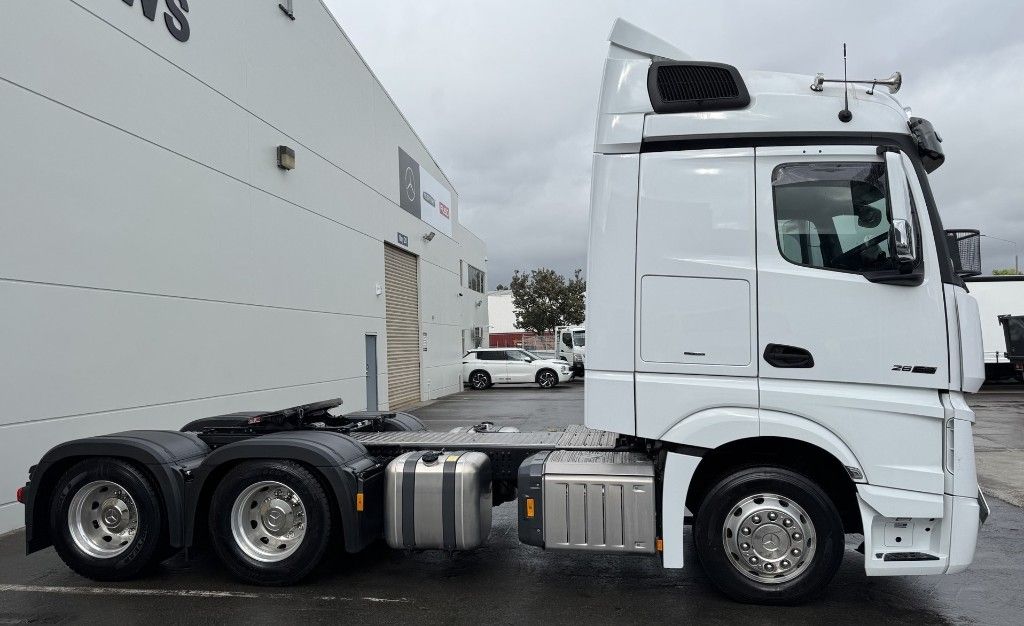 2024 Mercedes-Benz Actros 2663 Stream-Space Cab Tractor Spec