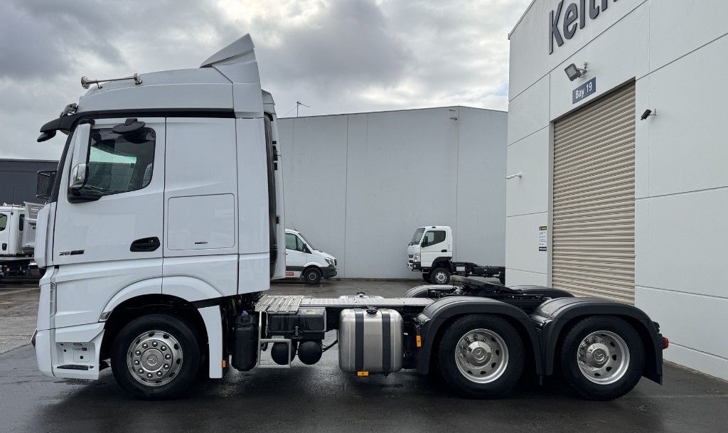 2024 Mercedes-Benz Actros 2663 Stream-Space Cab Tractor Spec