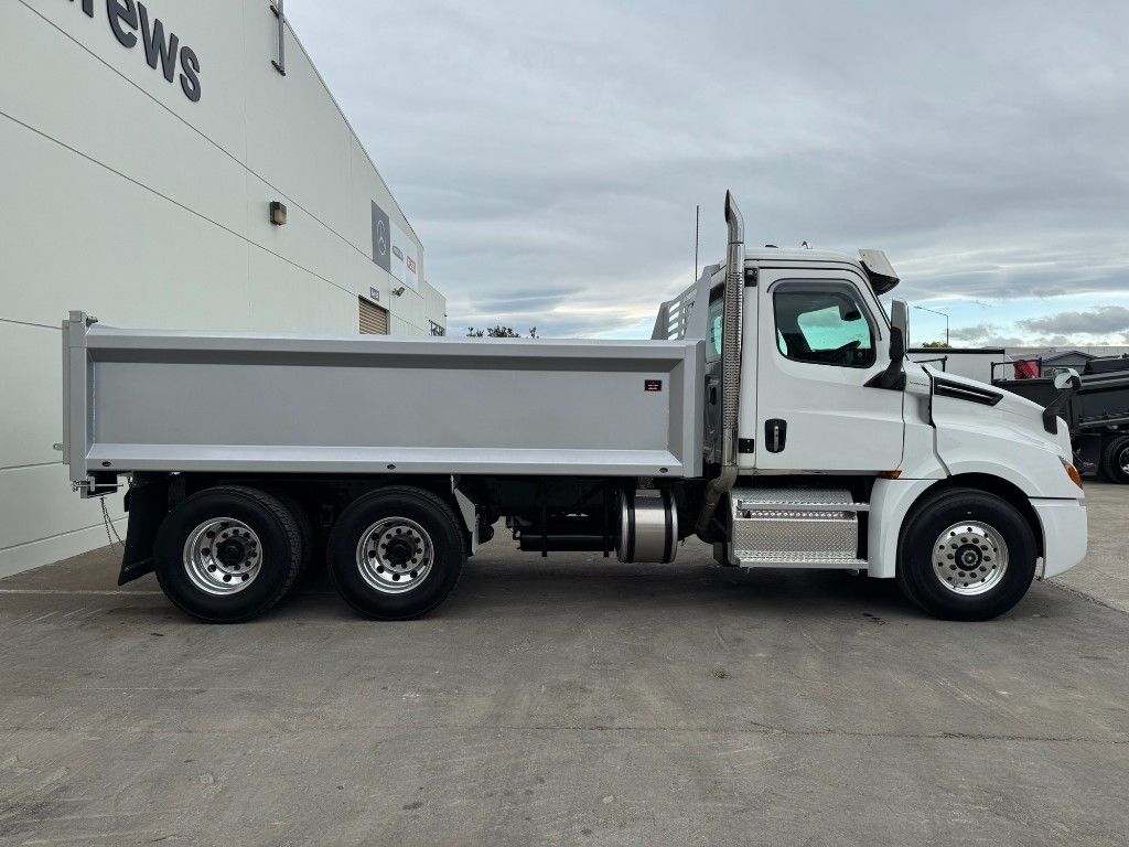 2024 Freightliner Cascadia 126 6x4 Hardox Tipper & Hoist