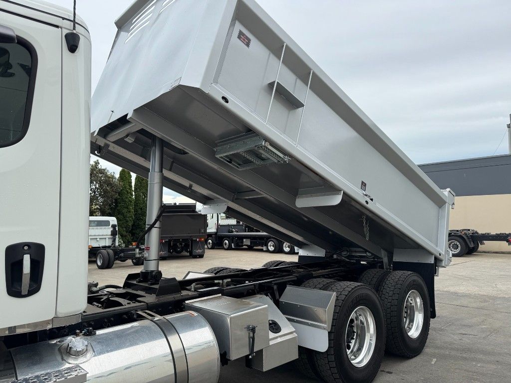 2024 Freightliner Cascadia 126 6x4 Hardox Tipper & Hoist