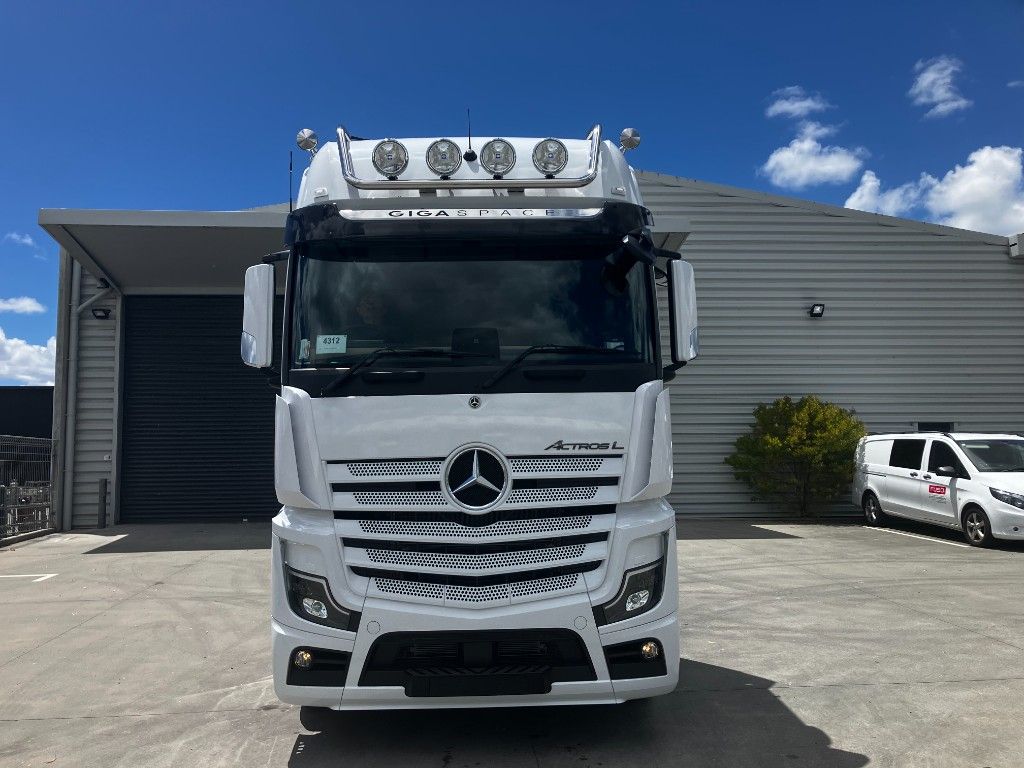 2025 Mercedes-Benz Actros 2663 GigaSpace L-Cab Tractor