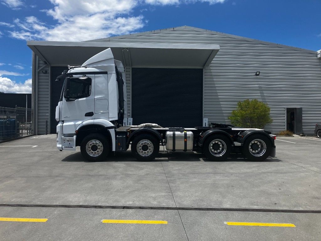 2025 Mercedes-Benz Arocs 3253 ClassicSpace M-Cab Tractor