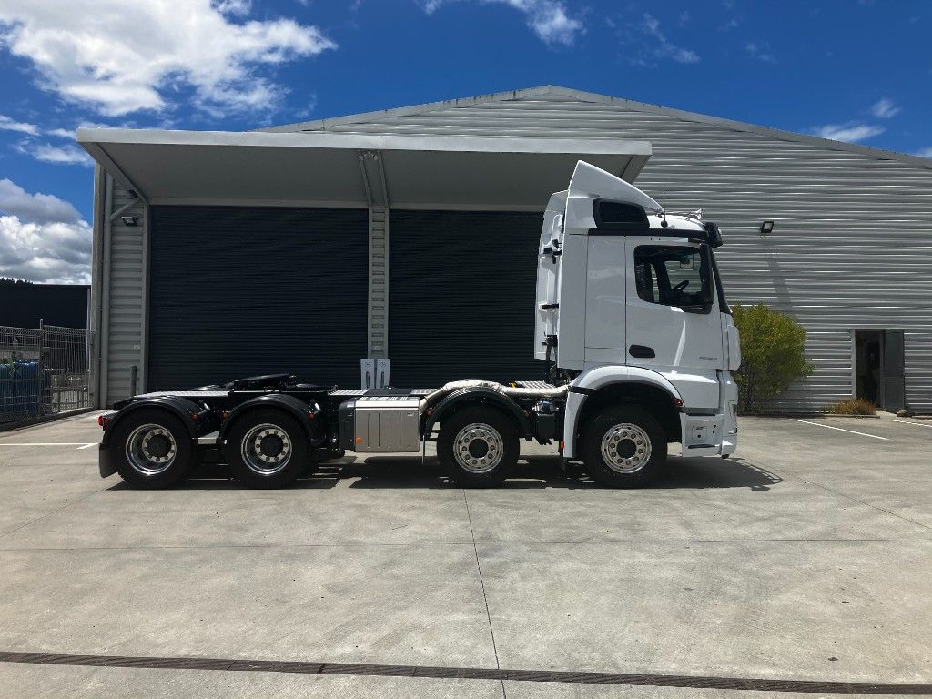 2025 Mercedes-Benz Arocs 3253 ClassicSpace M-Cab Tractor