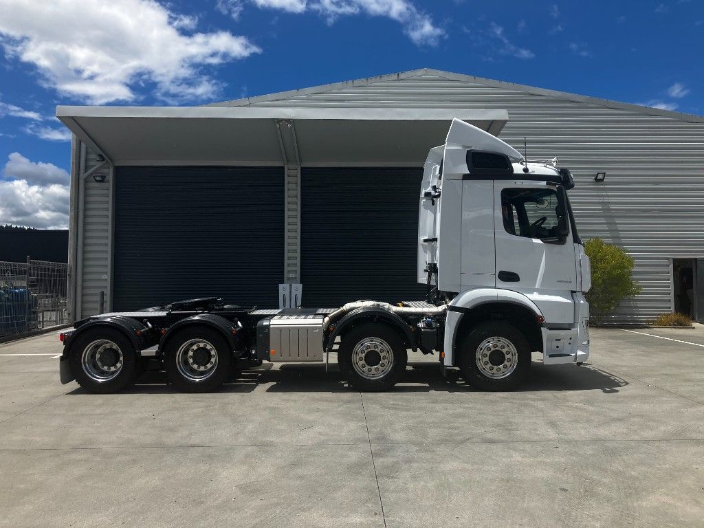 2025 Mercedes-Benz Arocs 3253 ClassicSpace M-Cab Tractor