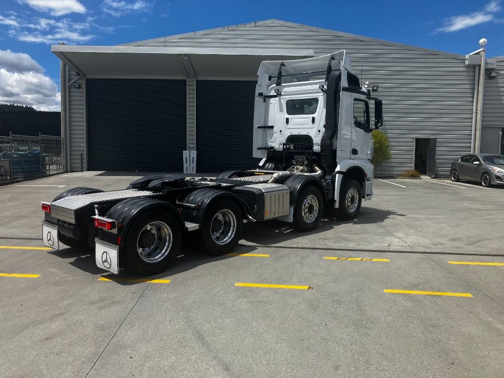 2025 Mercedes-Benz Arocs 3253 ClassicSpace M-Cab Tractor