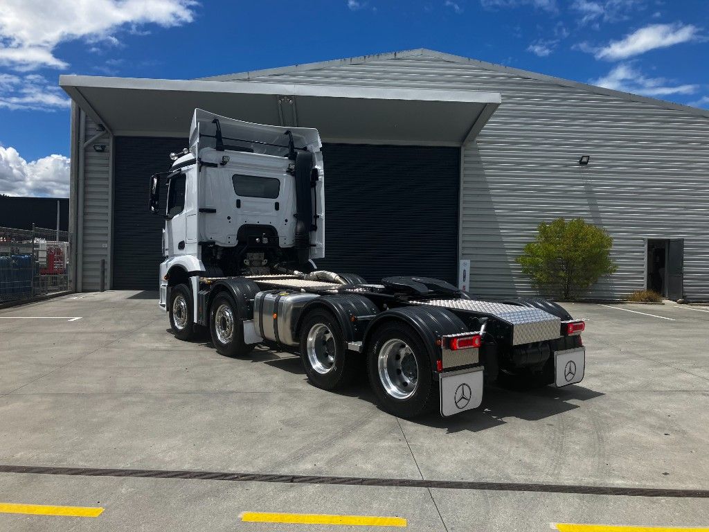 2025 Mercedes-Benz Arocs 3253 ClassicSpace M-Cab Tractor