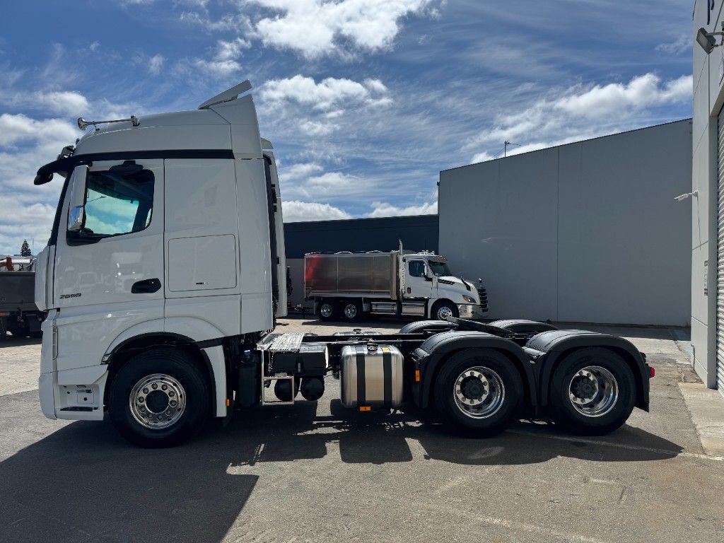 2025 Mercedes-Benz Actros 2658 L-Cab StreamSpace Tractor