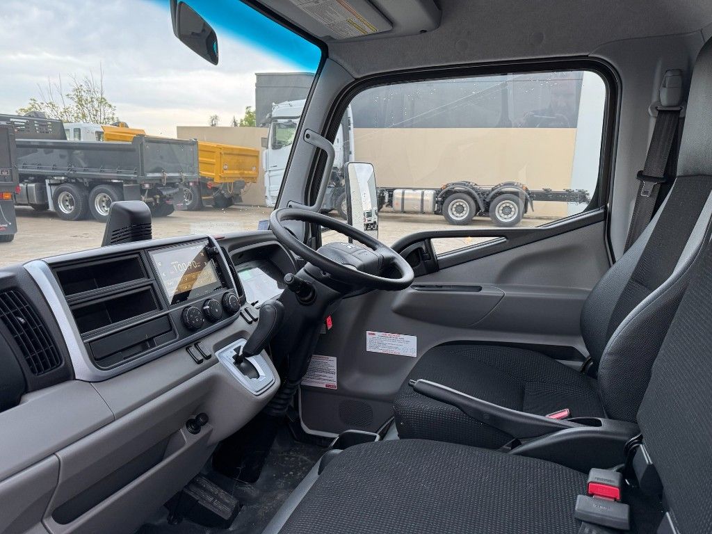 2025 FUSO Canter 516C Flat Deck