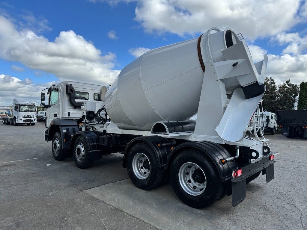 2024 FUSO Enduro FO3128N Chassis Railer Mixer with Auto Greasing System