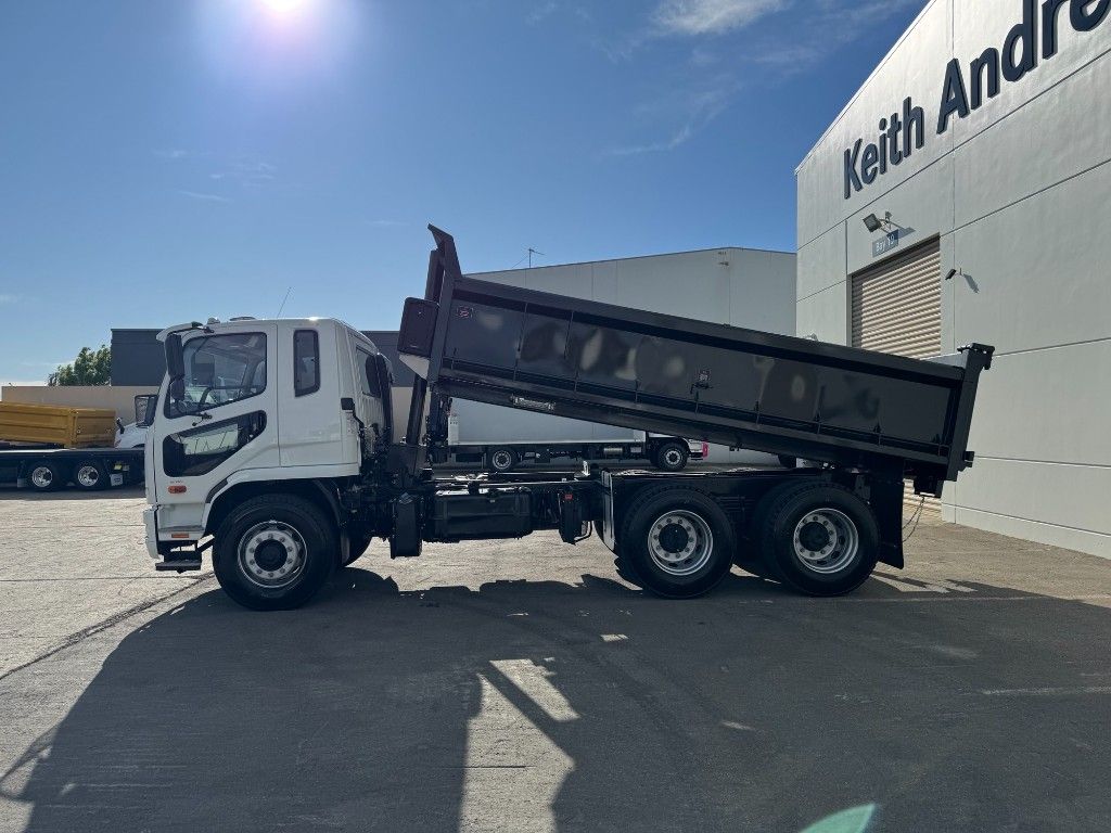 2025 FUSO Fighter FN2428K Tipper & Hoist