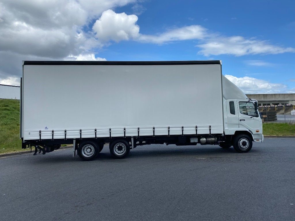 2024 FUSO Fighter FU1828M Curtain Sider