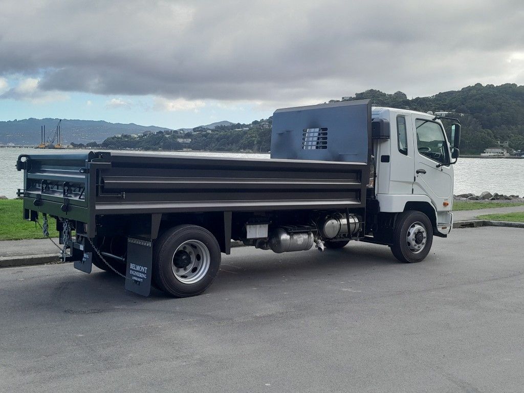  ***READY TO GO*** 2025 FUSO Fighter FK1425H Tipper & Towbar