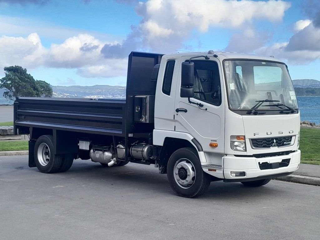  ***READY TO GO*** 2025 FUSO Fighter FK1425H Tipper & Towbar