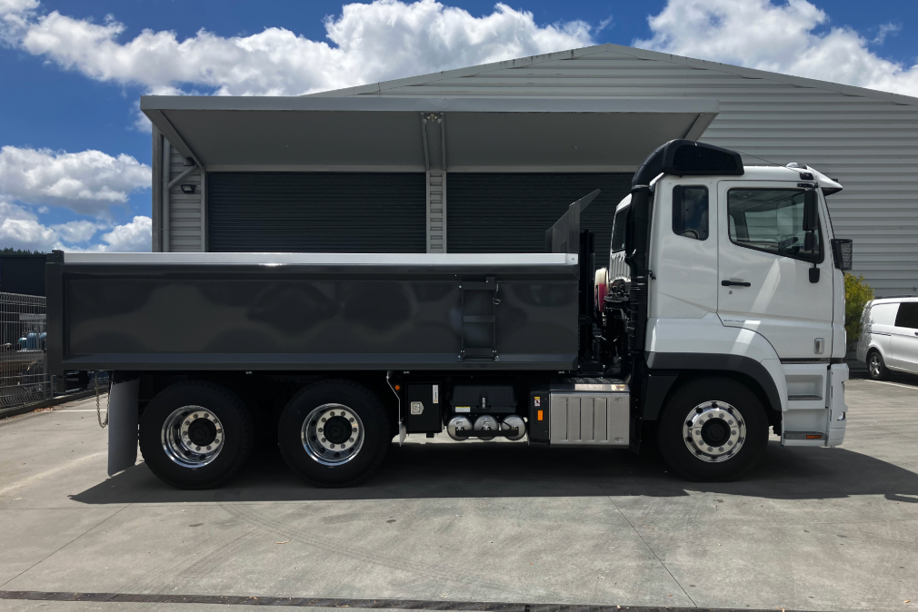 *** READY TO GO *** 2025 FUSO Shogun FV2651 Hardox Tipper