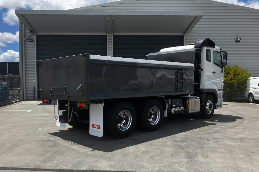 *** READY TO GO *** 2025 FUSO Shogun FV2651 Hardox Tipper