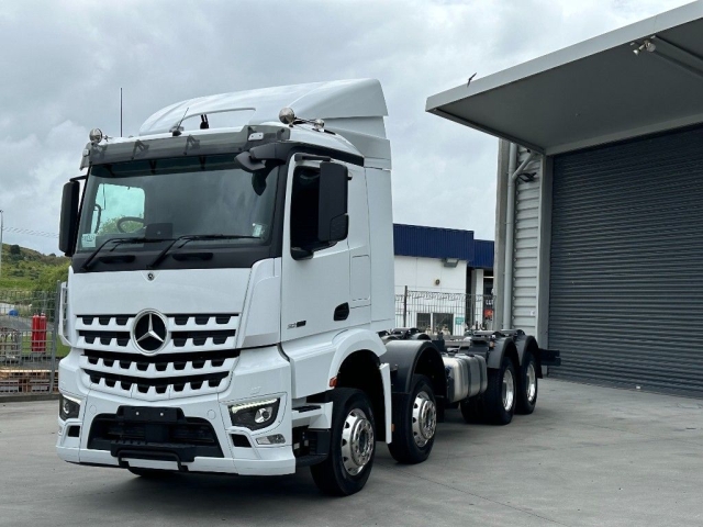 2025 Mercedes-Benz Arocs 3258 ClassicSpace M-Cab