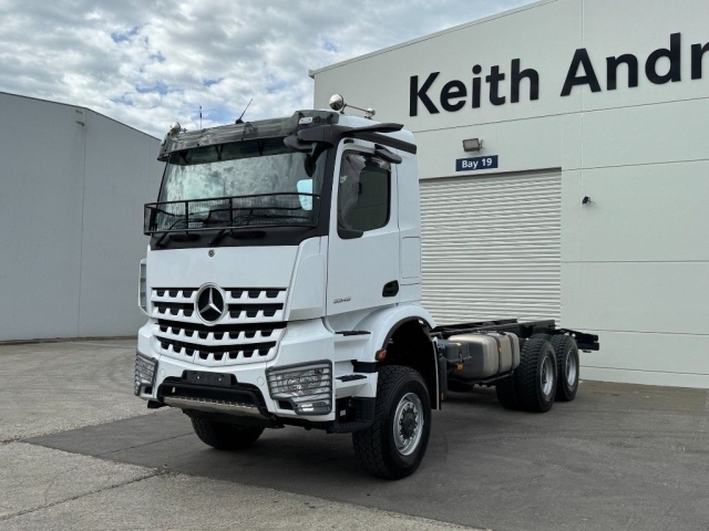 2025 Mercedes-Benz Arocs 3346 6 x 6 ClassicSpace M-Cab