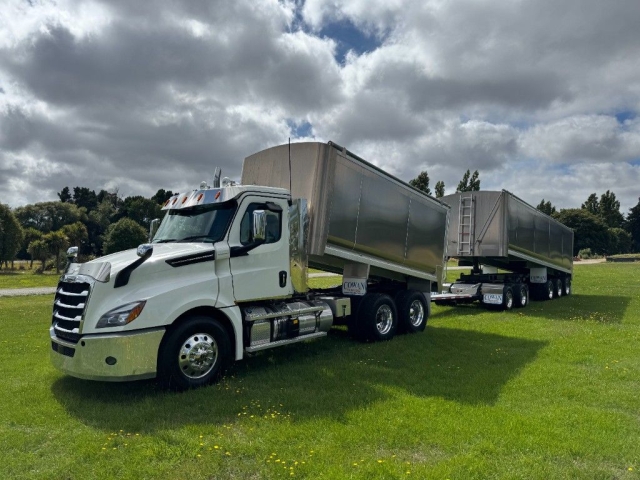 2025 Freightliner Cascadia 126 6x4 Alloy Bulk Tipper with 5 Axle Trailer